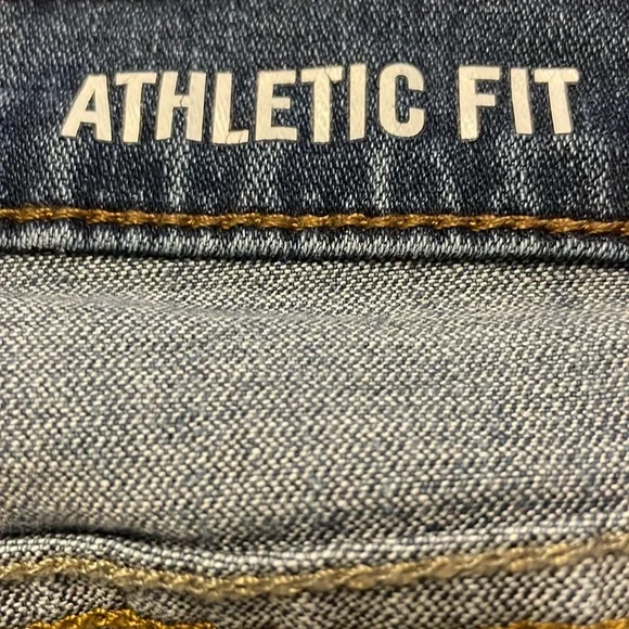 Wrangler Athletic fit blue jeans mens Size 32x32 in excellent condition - Picture 5 of 9
